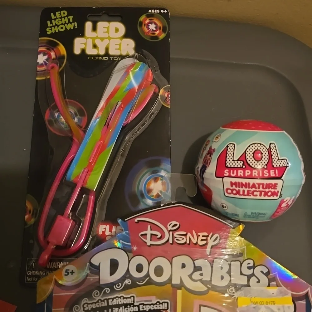 Lot of girls toys LOL, Doorable, Grin 10 fun surprises, Crayola Dough, more - Picture 3 of 5